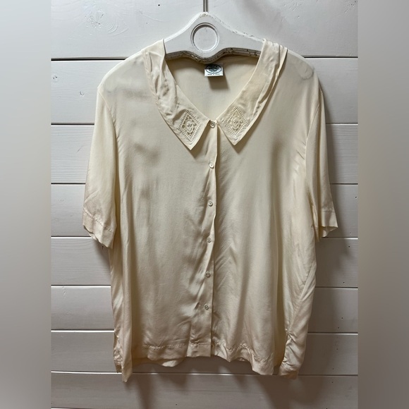 LAURA ASHLEY – Silk Blouse with Embroidered Collar (Size Estimated size 22) - Picture 3 of 9